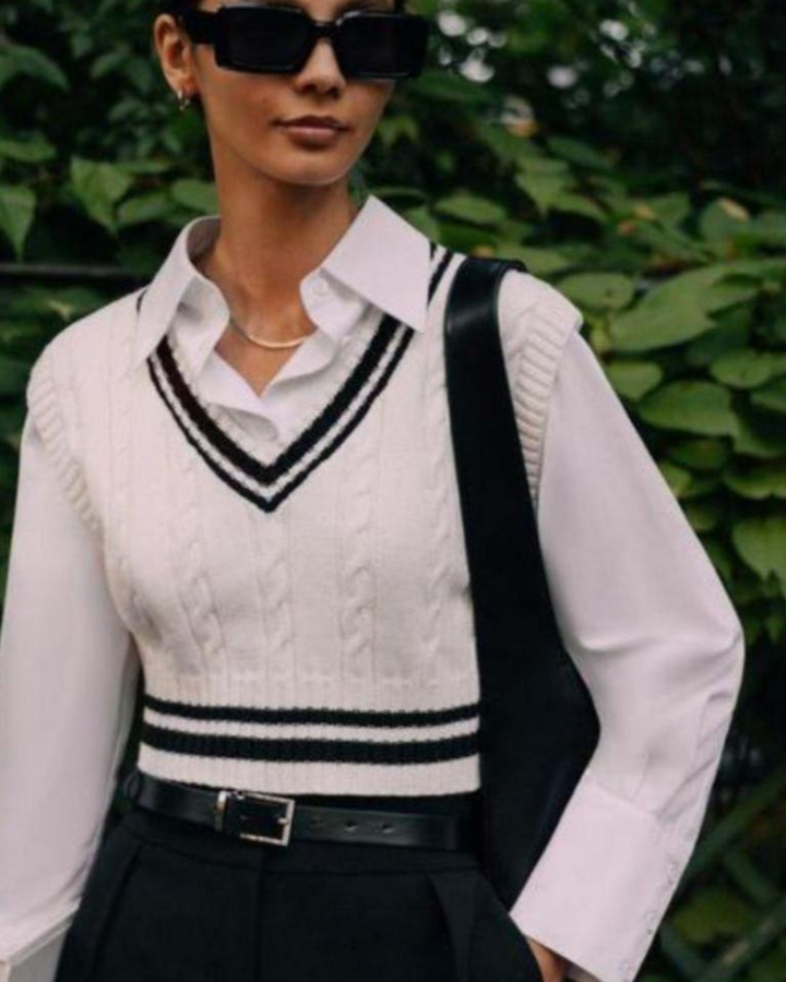 V-NECK STRIPED KNIT VEST