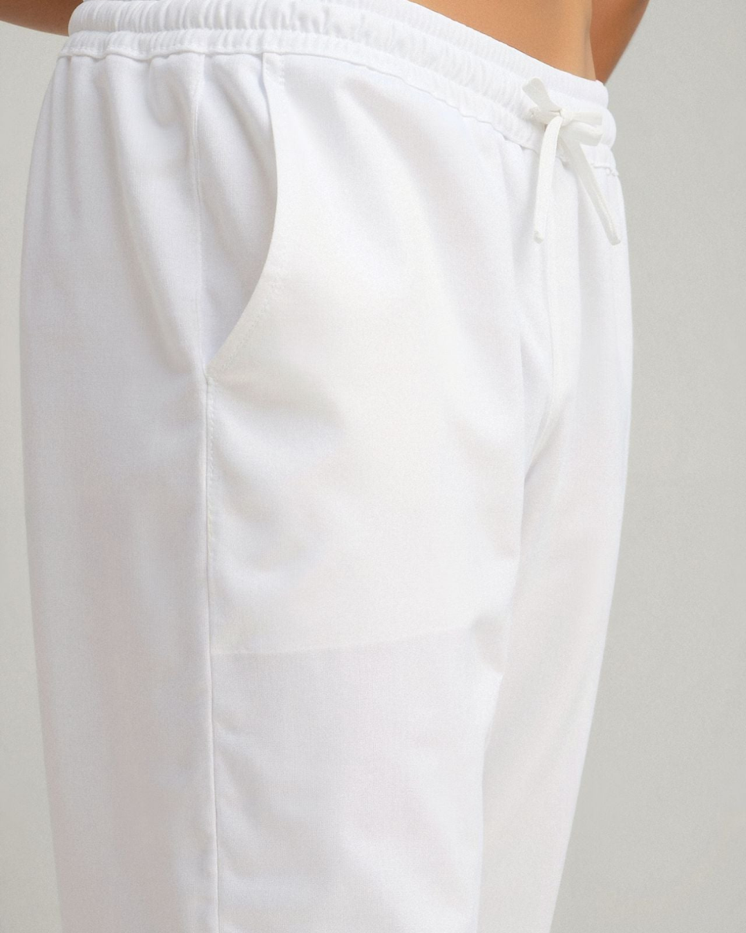 ESSENTIAL LOUNGE PANTS AUS ENTSPANNTER BAUMWOLLE