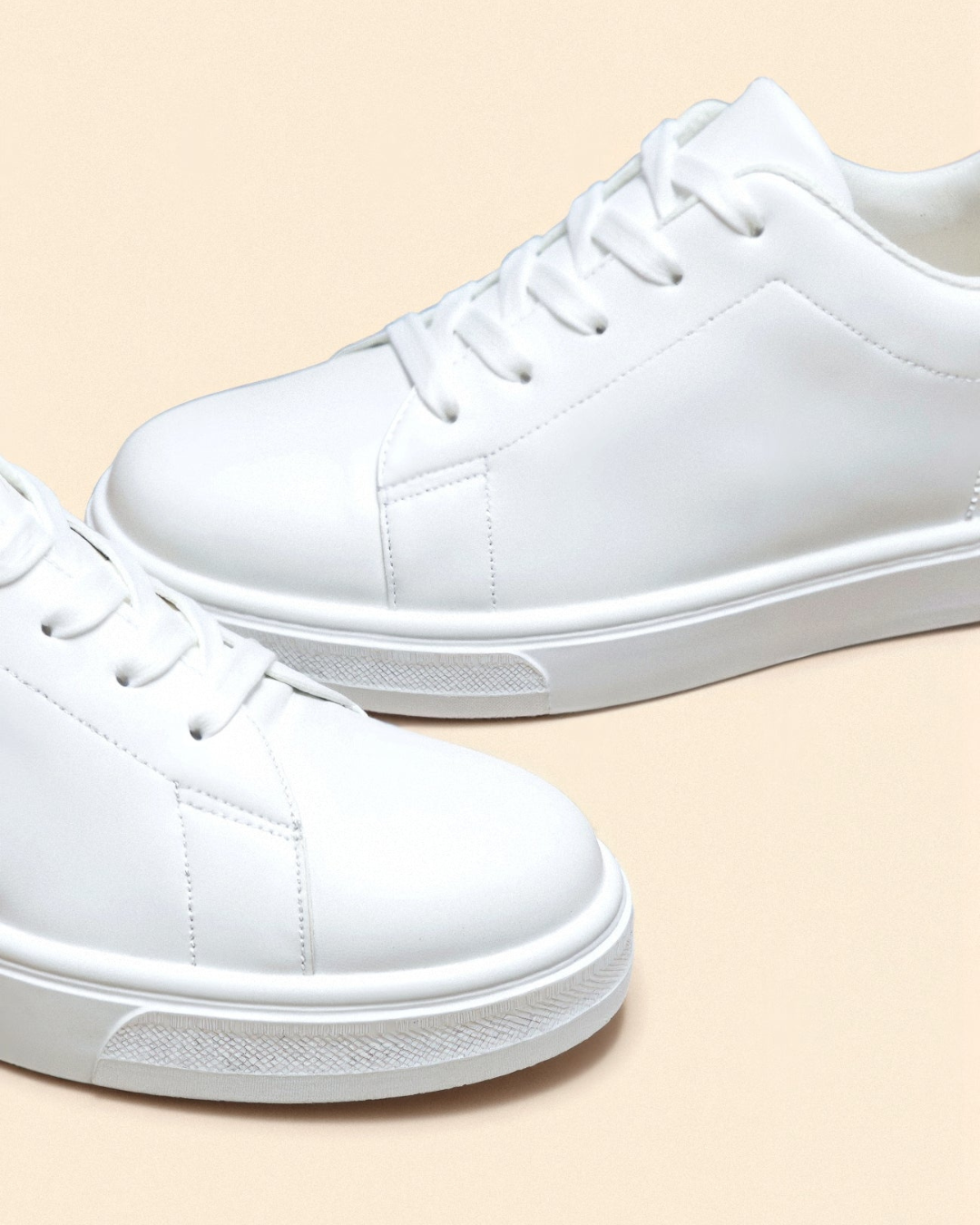 MINIMALIST WHITE MEN'S SNEAKERS