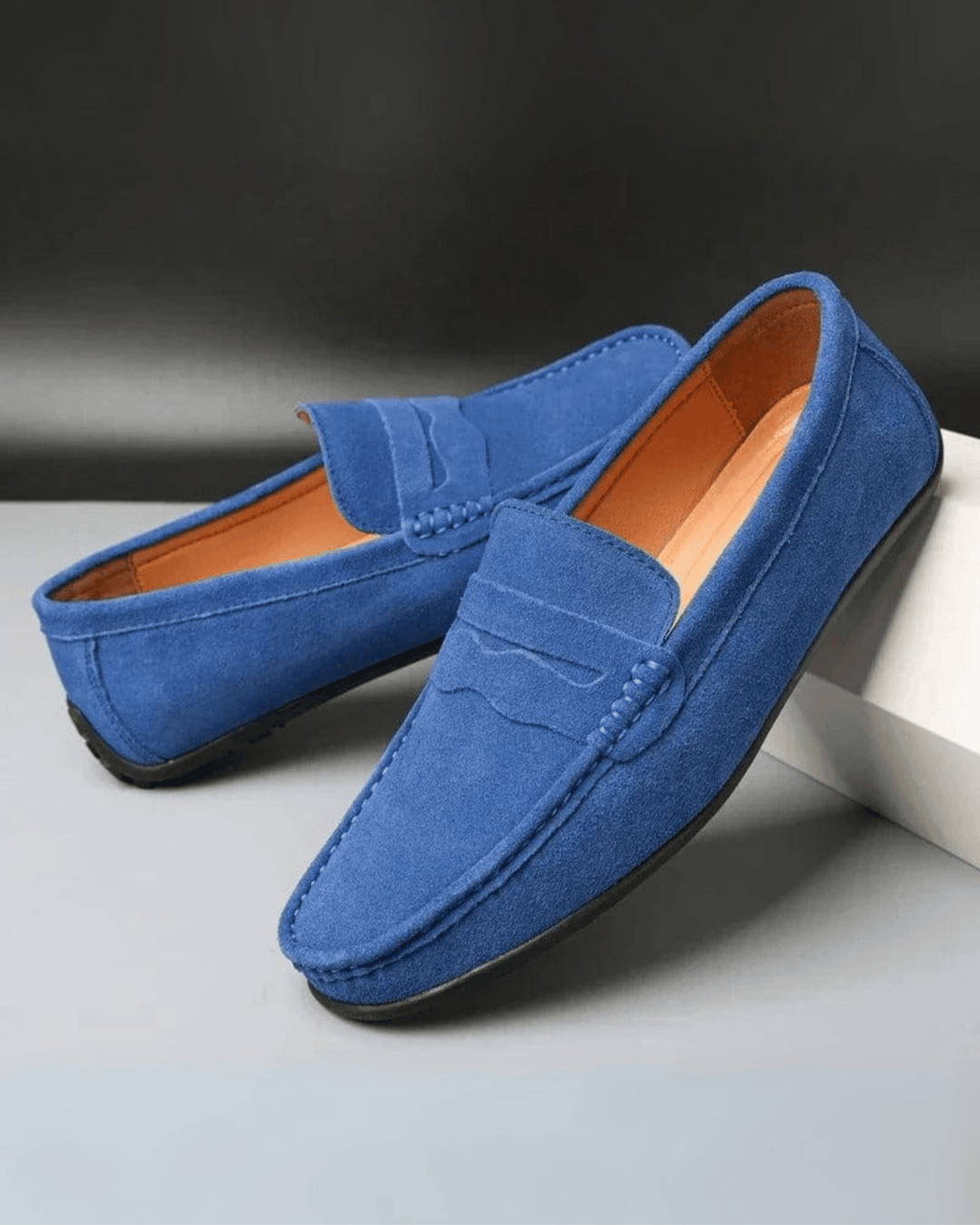 KLASSISCHE HERREN SLIPPER AUS WILDLEDER