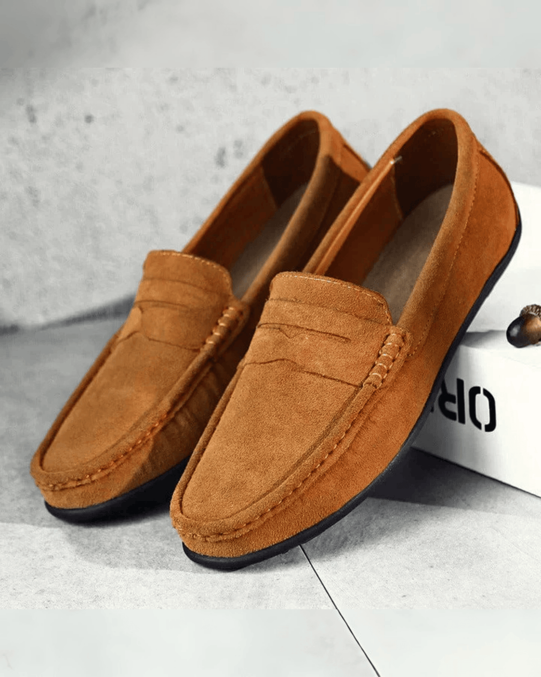 KLASSISCHE HERREN SLIPPER AUS WILDLEDER