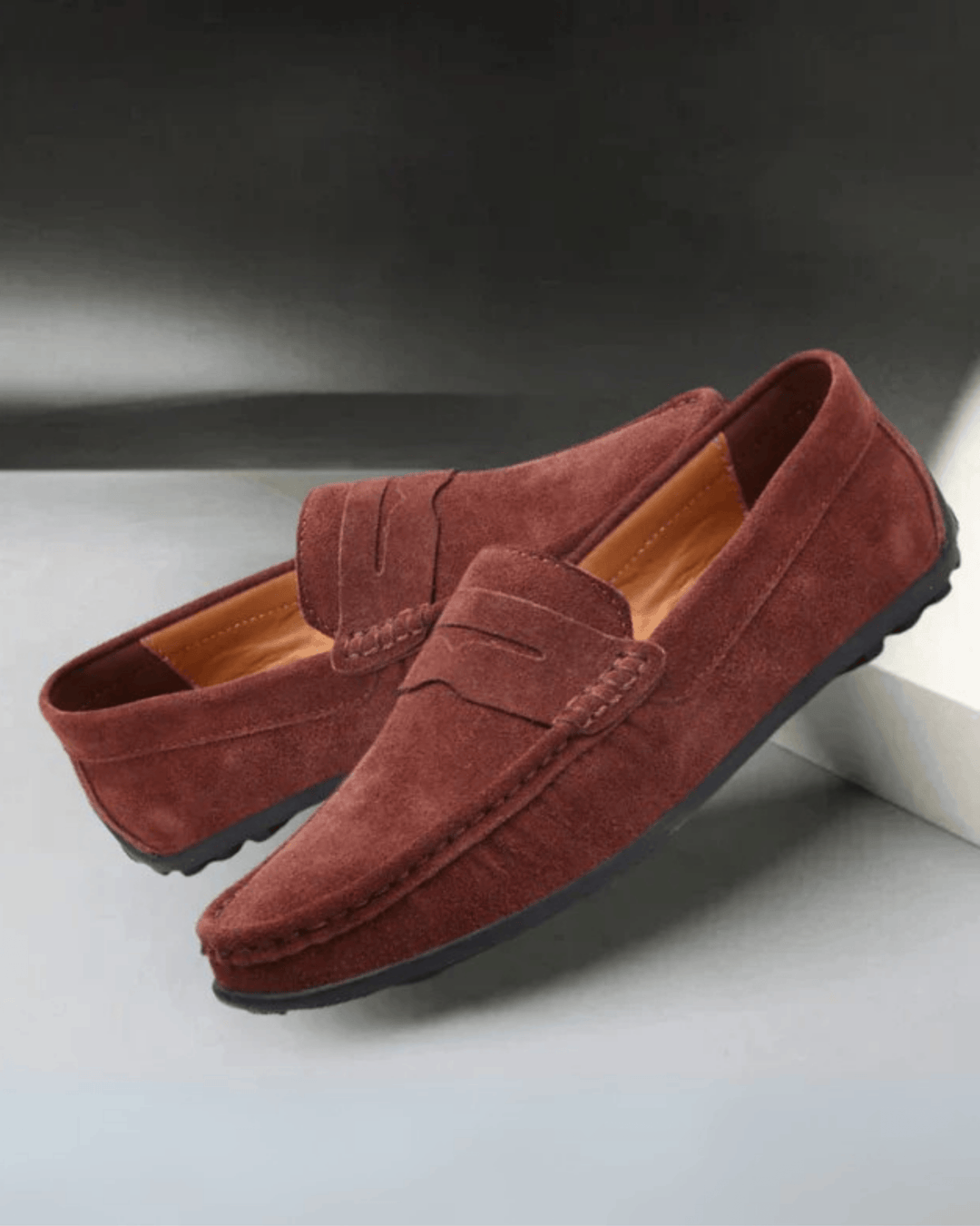 KLASSISCHE HERREN SLIPPER AUS WILDLEDER