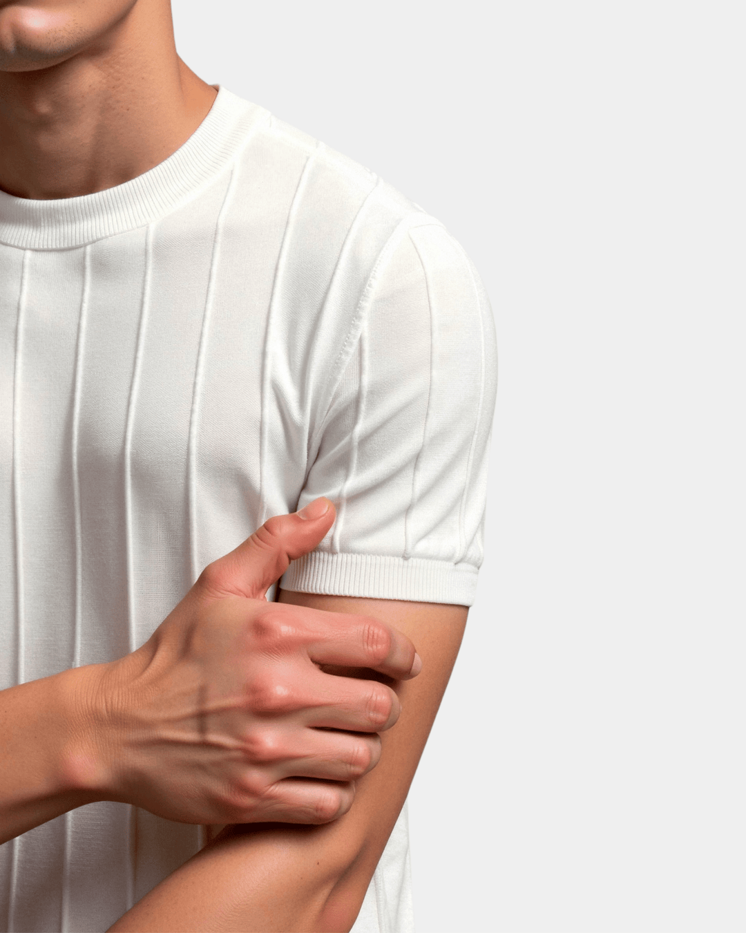 T-SHIRT MIT STRUKTURIERTEM STRICK UND RUNDHALSAUSSCHNITT