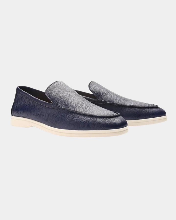 MODERNE SLIPPER AUS LEDER