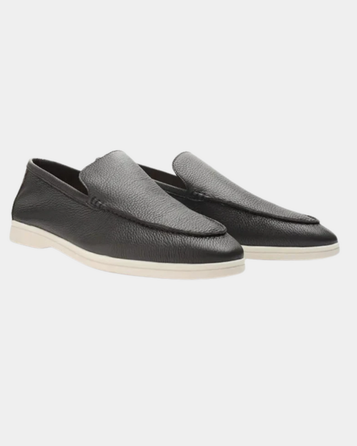 MODERNE SLIPPER AUS LEDER