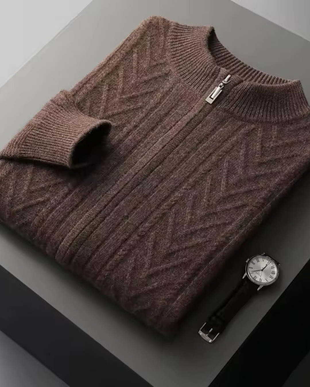 STRUKTURIERTER PULLOVER MIT HALBEM REISSVERSCHLUSS UND ZOPFMUSTER
