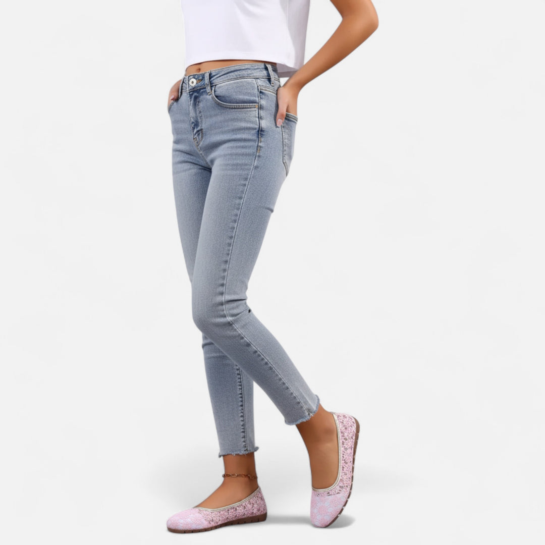 NOMU Lifestyle | Women’s Lace Flats – Ethereal Elegance