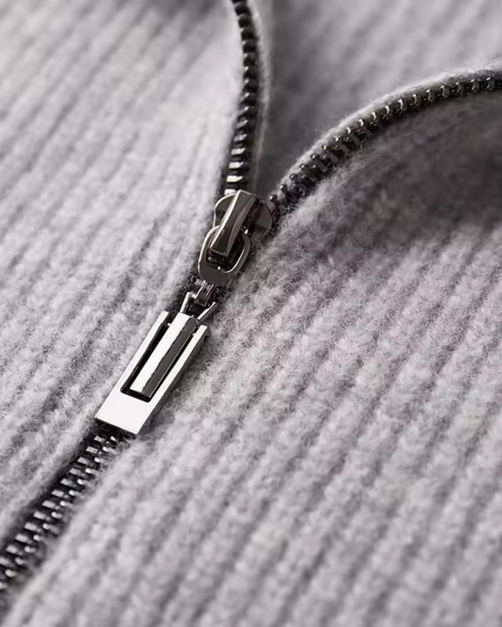 MODERNER GERIPPTER PULLOVER MIT DURCHGEHENDEM REISSVERSCHLUSS