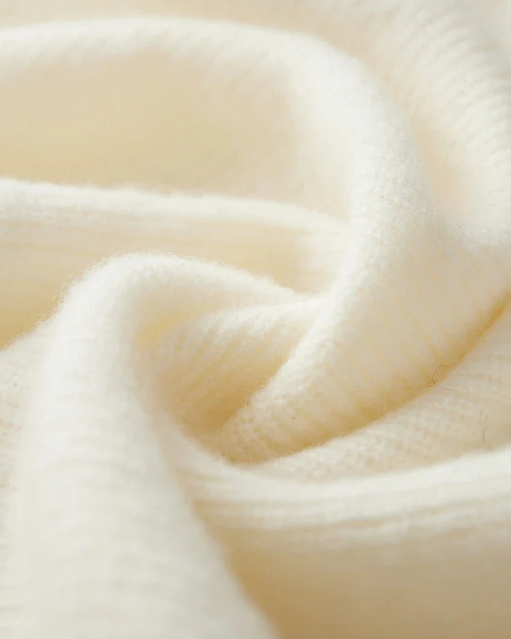NEUTRAL GESTRICKTER PULLOVER MIT HALBEM REISSVERSCHLUSS