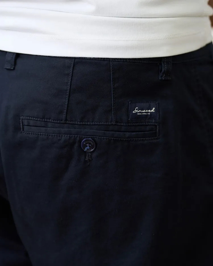 ALLTAGSTAUGLICHE KONISCHE BAUMWOLLHOSE