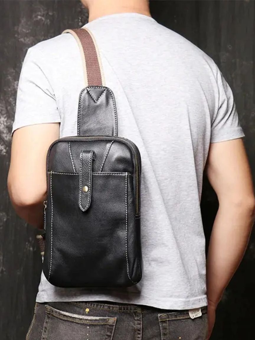 MODERNER SLING-RUCKSACK AUS LEDER