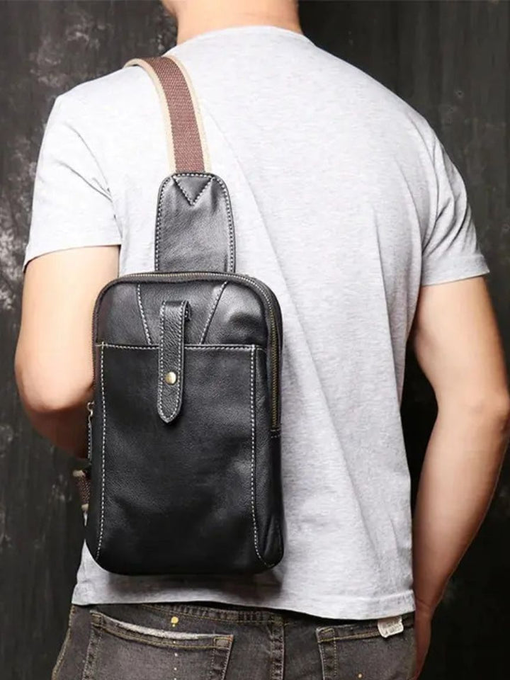 MODERNER SLING-RUCKSACK AUS LEDER