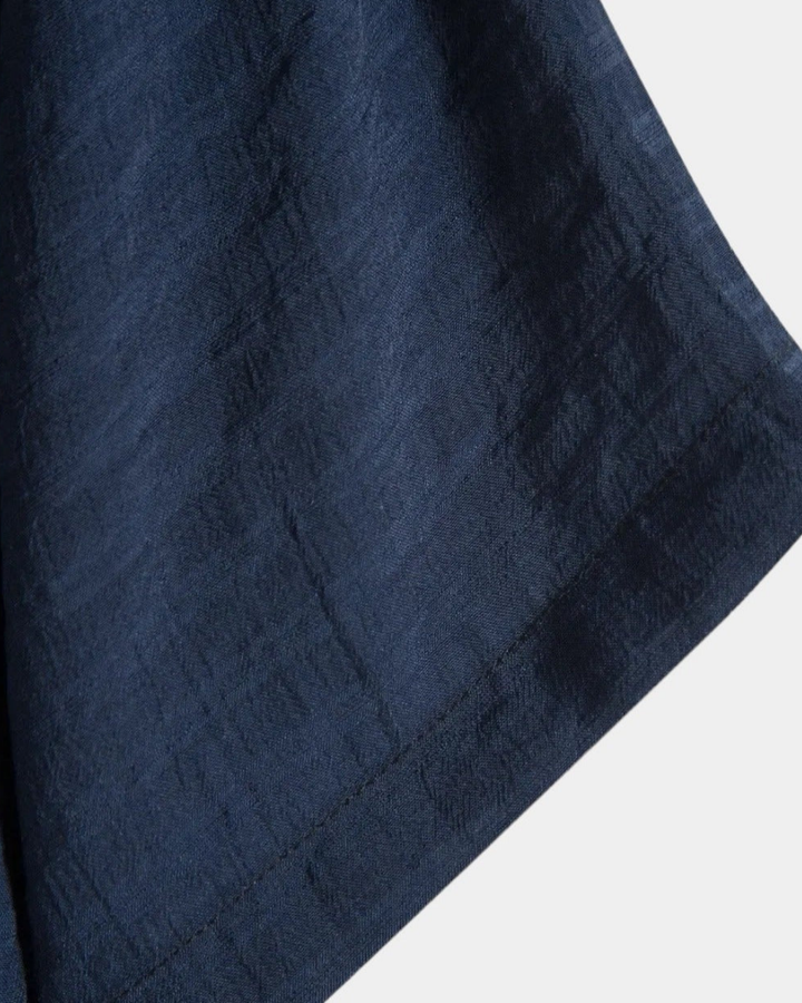 MINIMALIST CASUAL BUTTON SHIRT