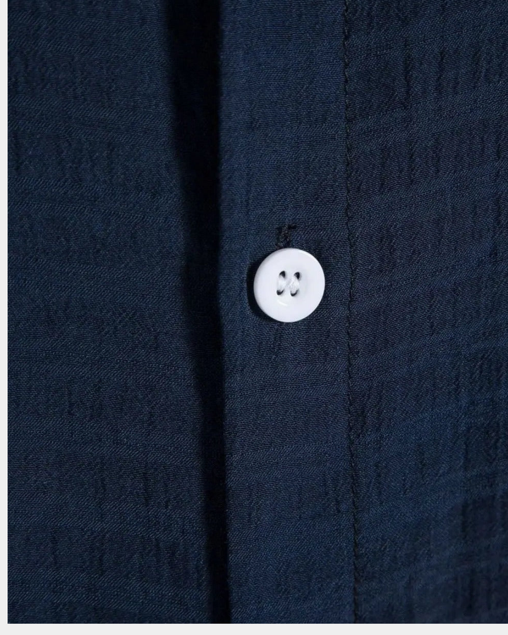 MINIMALIST CASUAL BUTTON SHIRT