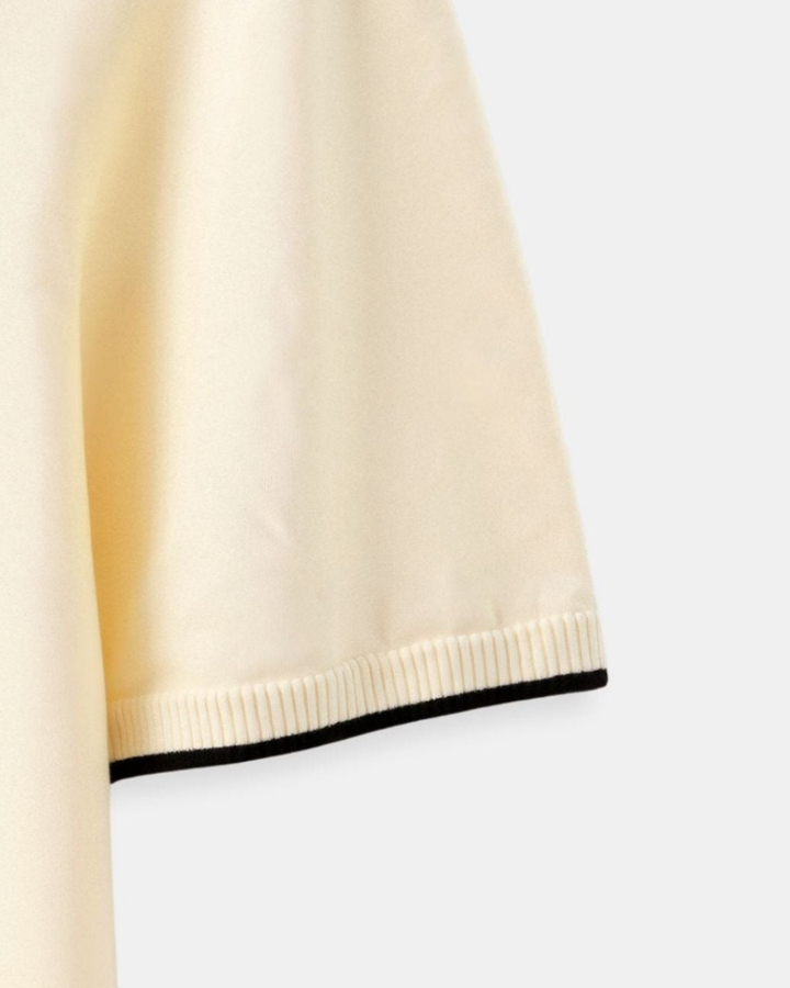POLOSHIRT MIT PASPELIERUNG