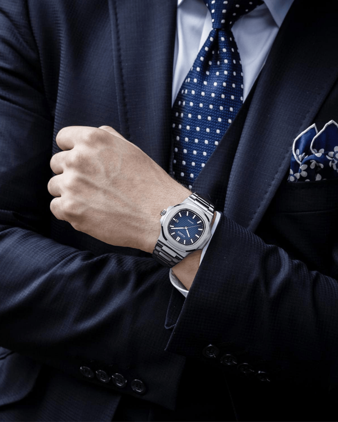 ELEGANTE BUSINESS-UHR AUS EDELSTAHL