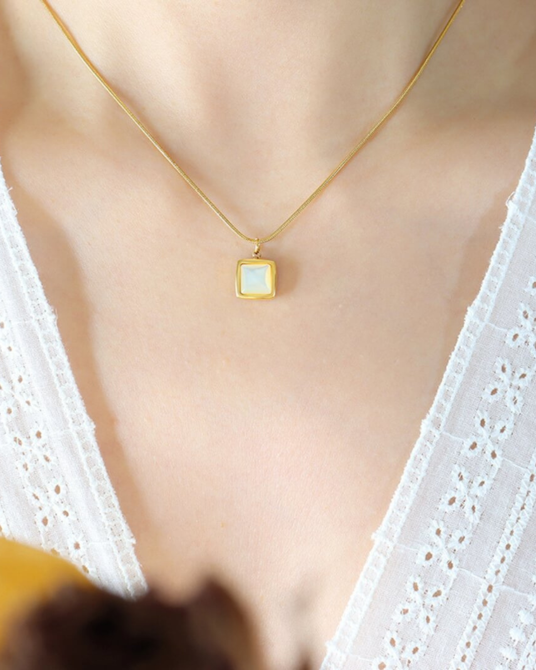 VINTAGE SQUARE CHARM NECKLACE
