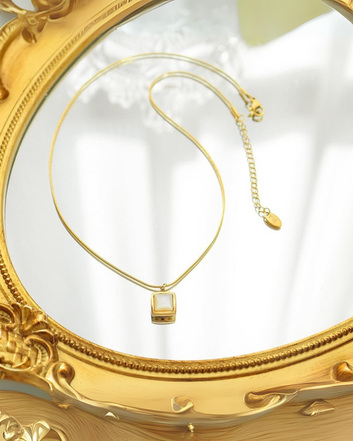 VINTAGE SQUARE CHARM NECKLACE