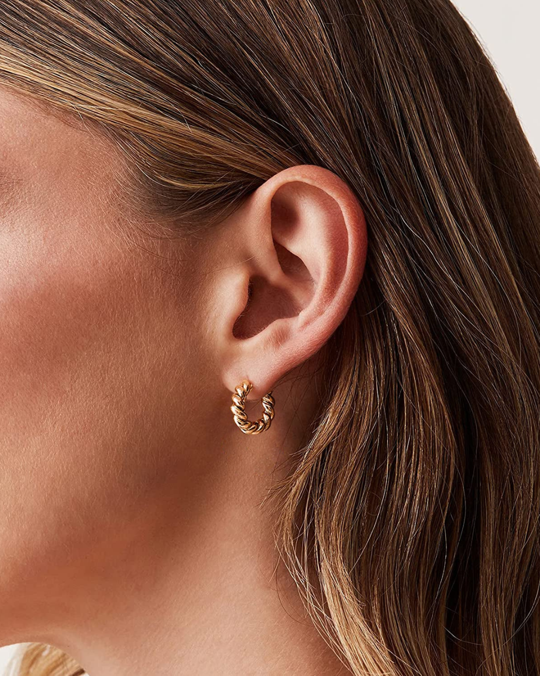 BOLD TWISTED HOOP EARRINGS