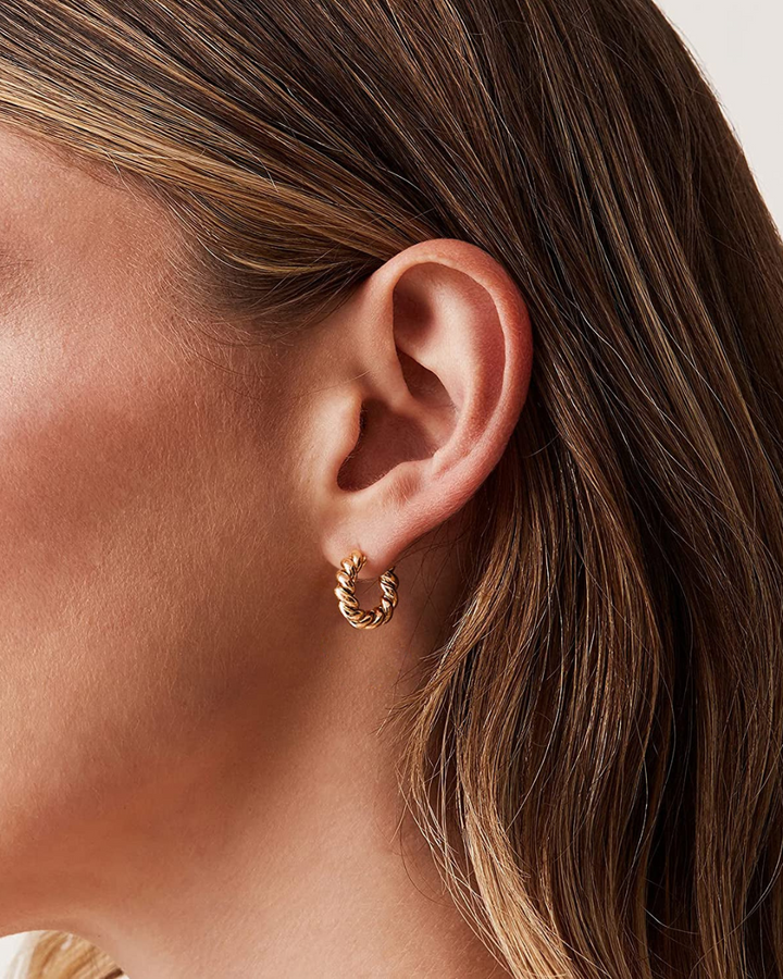 BOLD TWISTED HOOP EARRINGS