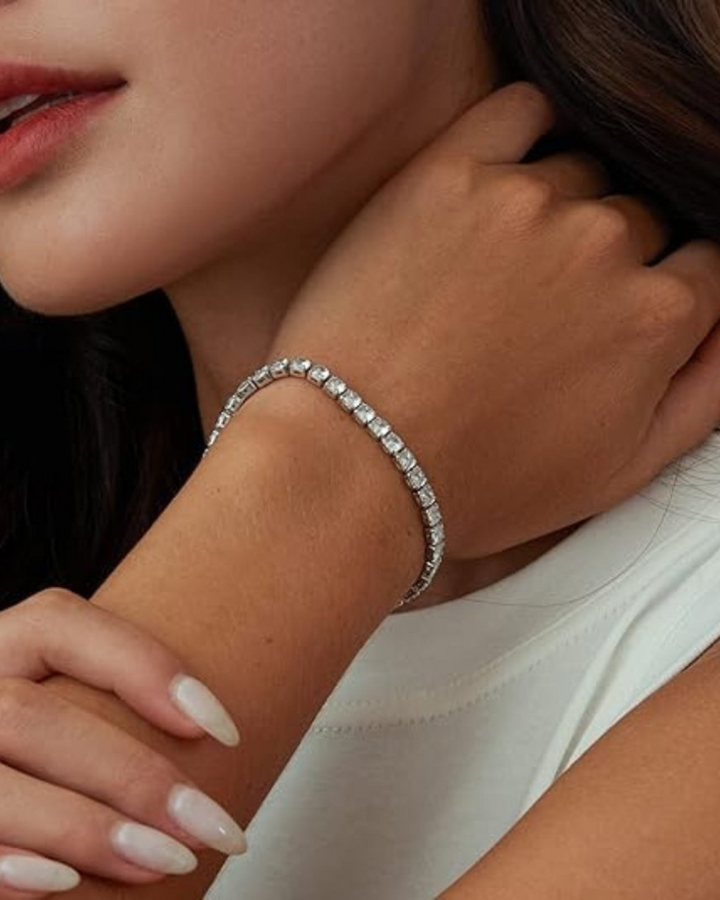 MODERN ELEGANCE TENNIS BRACELET
