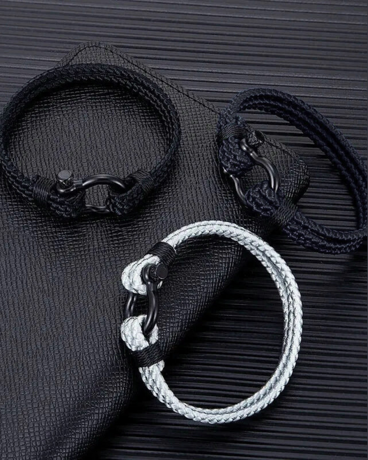 URBAN KNOT PARACORD ARMBAND