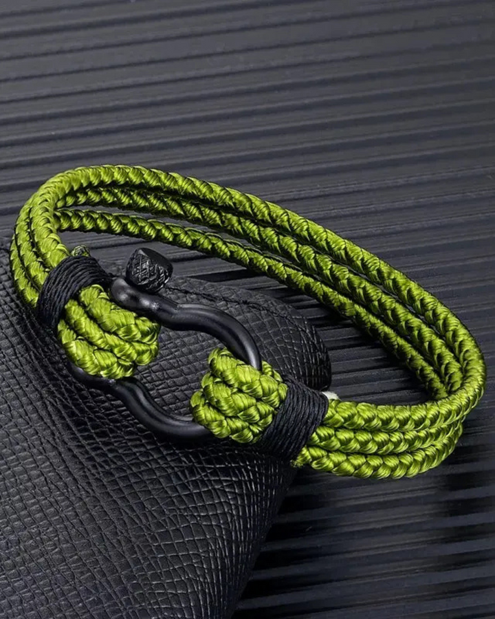 URBAN KNOT PARACORD ARMBAND
