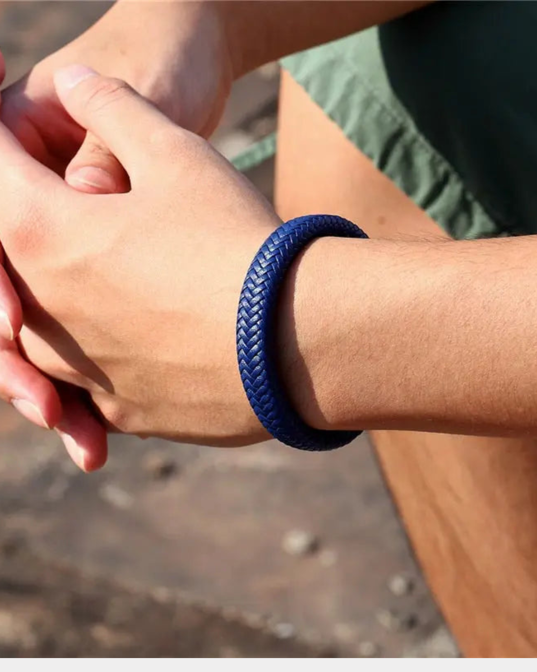 ARMBAND MIT GEWEBTER SCHLIESSE