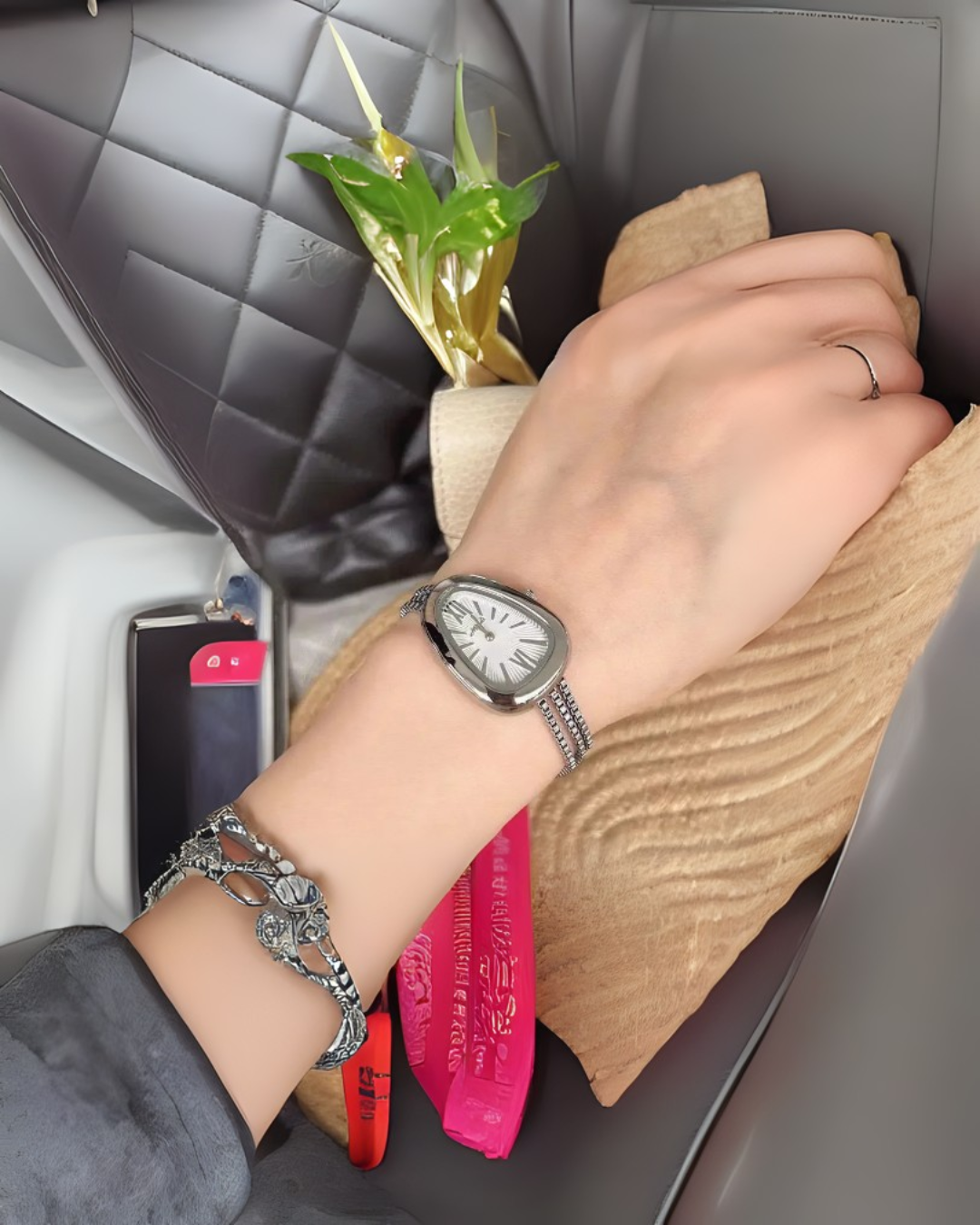 SURREAL CURVE METAL WATCH