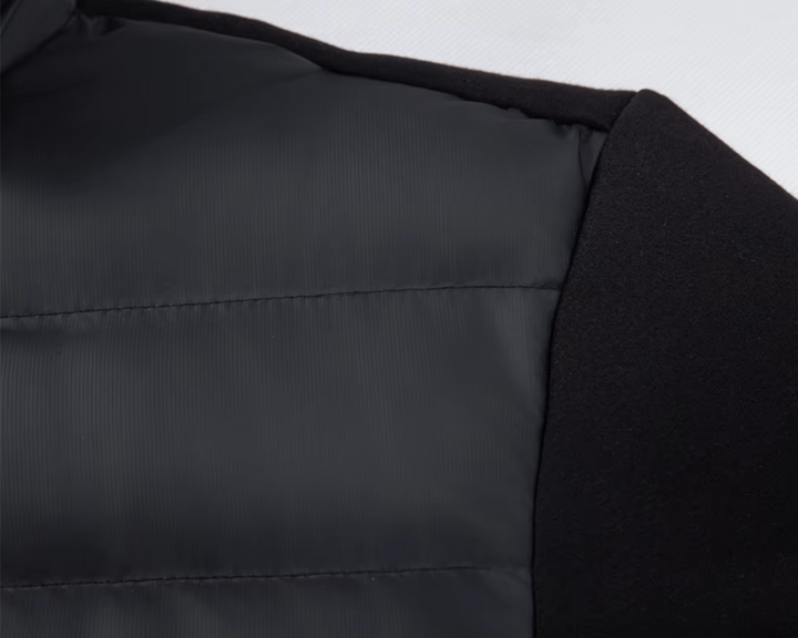 ZWEIFARBIGE KAPUZENJACKE MIT PUFFER