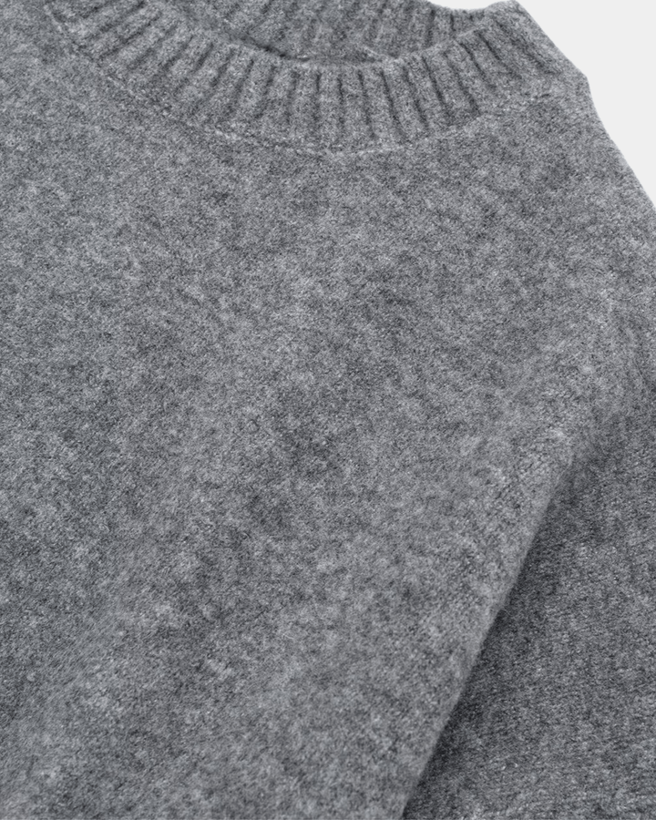 COZY CREWNECK SWEATER