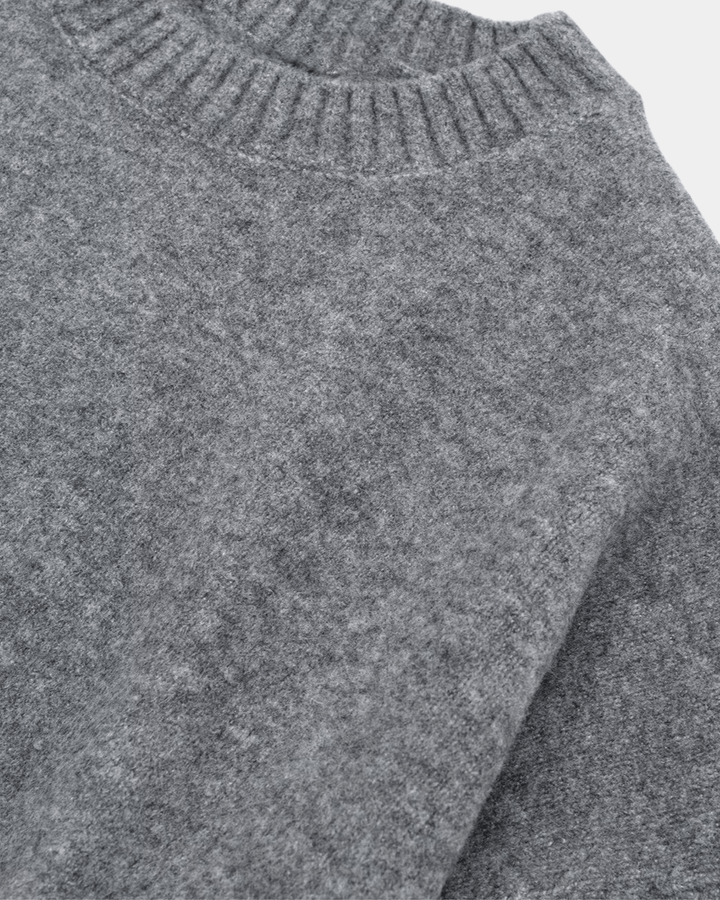 COZY CREWNECK SWEATER
