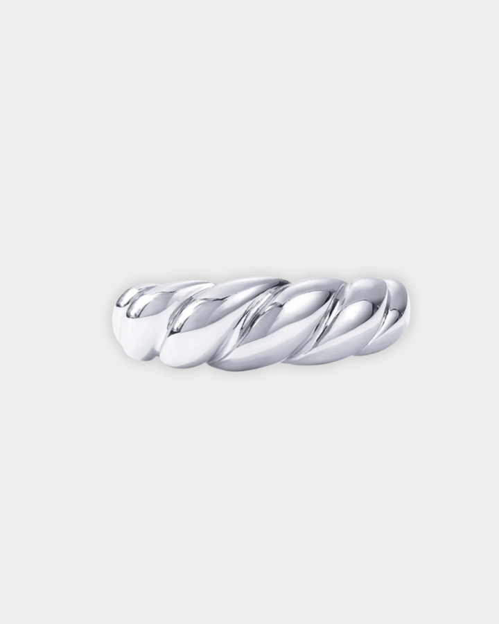 SCULPTED TWIST BAND RING