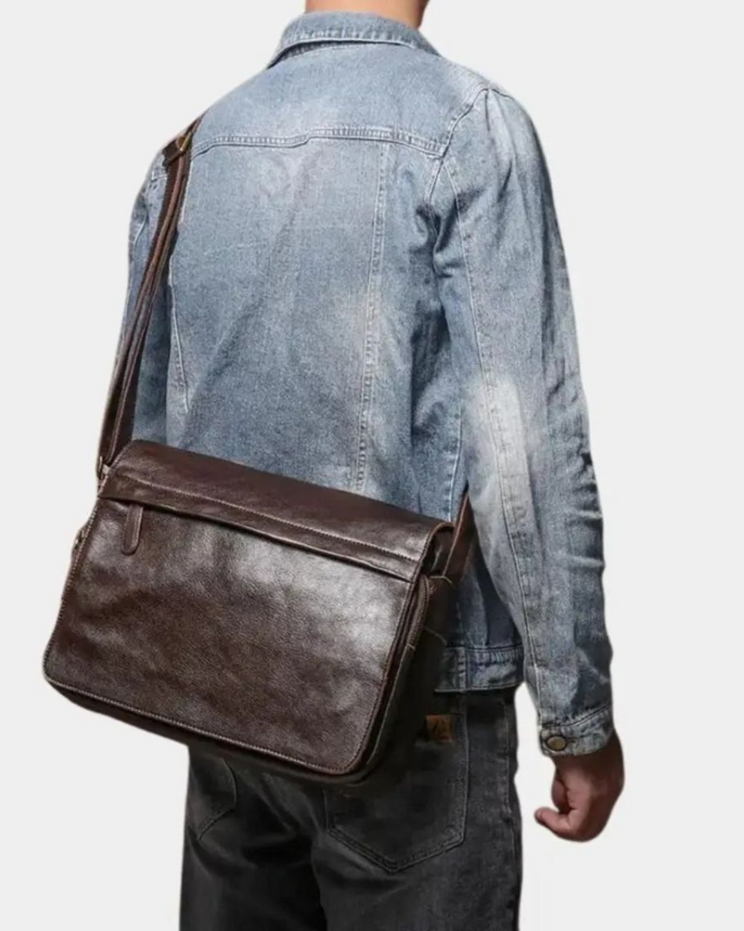 VINTAGE-KURIERTASCHE AUS LEDER